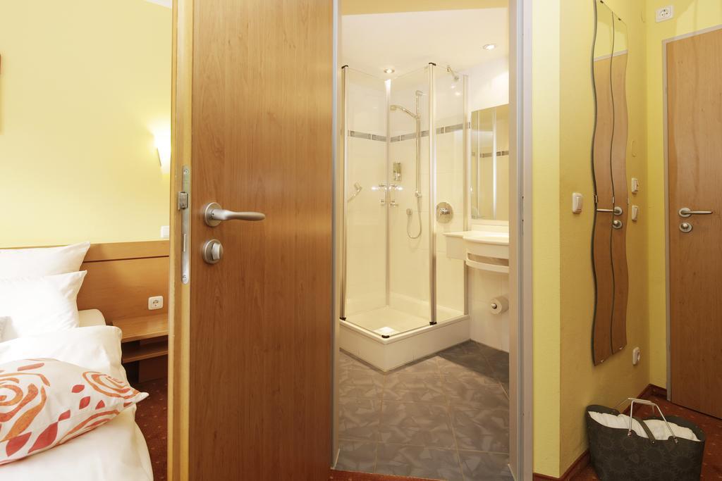 Bio Hotel Bayerischer Wirt Augsburgo Exterior foto